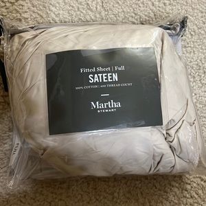 Martha Stewart Collection
Solid Cotton 400 Thread Count Fitted
Sheet Full